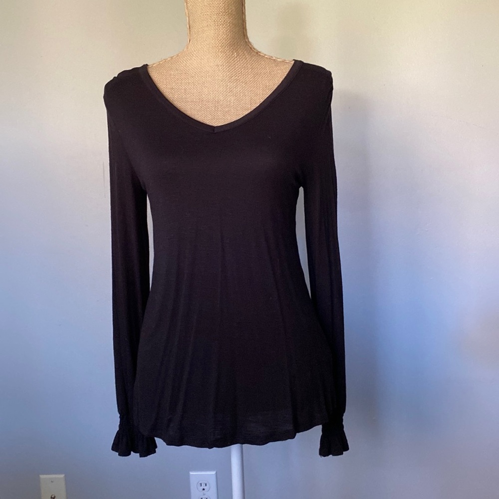 Maurice’s black long sleeve tee